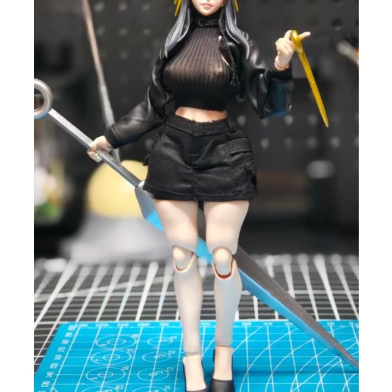 Figura de Ação Feminina em Esc - Leatherwork Products avaliação e preço